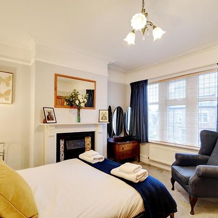 Spacious Victorian Townhouse Near Hcc With Off Street Parking Харрогейт Экстерьер фото