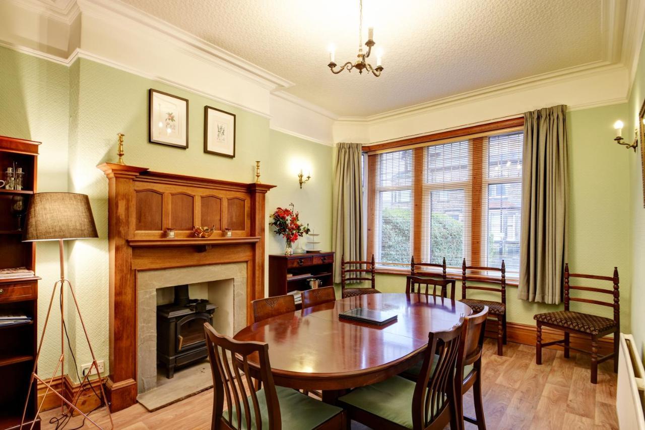 Spacious Victorian Townhouse Near Hcc With Off Street Parking Харрогейт Экстерьер фото
